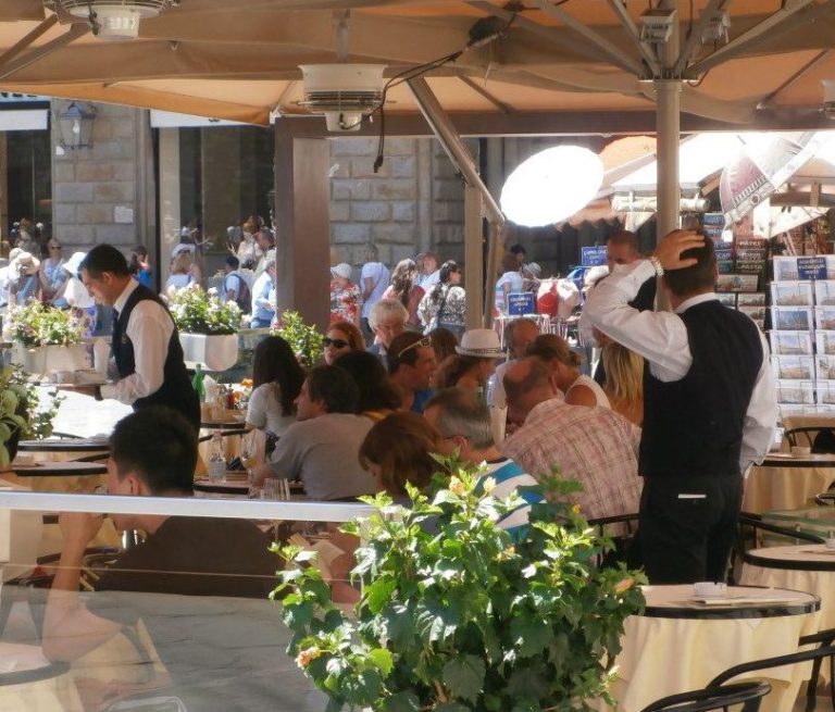 Verdunstungskühlung in der Gastronomie Angenehme Kühlung in der Gastronomie