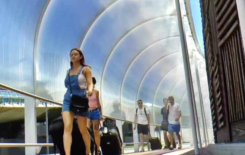 Wassernebelung in Italien Flughafen Venedig Erfrischende Wege an dem Flughafen in Venedig
